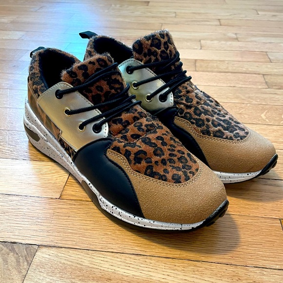 Lucky Step Leopard Print Sneakers with Tan and Black Accents Women’s 9 - Picture 1 of 8